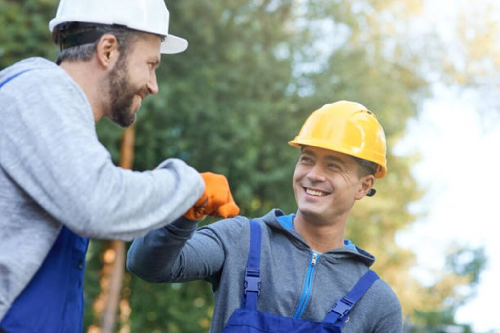 Friendly Wildwood Tree Service professionals providing dependable customer service and expert tree care for homeowners in Wildwood, MO.